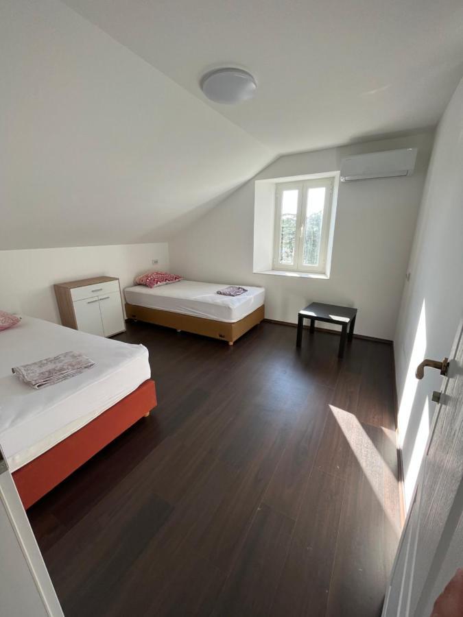 Hostel Old School 里耶卡 外观 照片